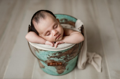 older baby newborn session, 6 week old newborn session, hello little props bucket