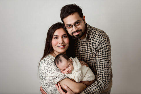 older baby newborn session family poses, 6 week old newborn session