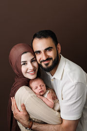 family newborn pictures, family newborn session, family newborn photography, brown background newborn session, newborn photographer near me, newborn session pictures, newborn photographer, newborn photography, Noblesville newborn photographer, fishers newborn photographer, Indianapolis newborn photographer