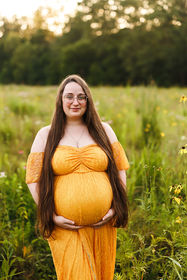 maternity session, maternity photography, maternity photographer, maternity photographer near me, maternity portraits, golden hour maternity session, golden hour, golden hour photographer near me, golden hour photography. wildflower session, wildflower maternity session, wildflower field