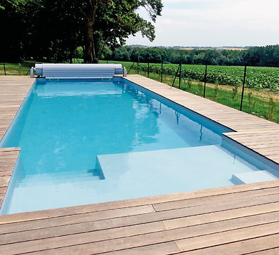 Generation Piscine GFK Pool Modell Port Pin in der Farbe blau mit seitlicher Treppe und Flachwasserzone