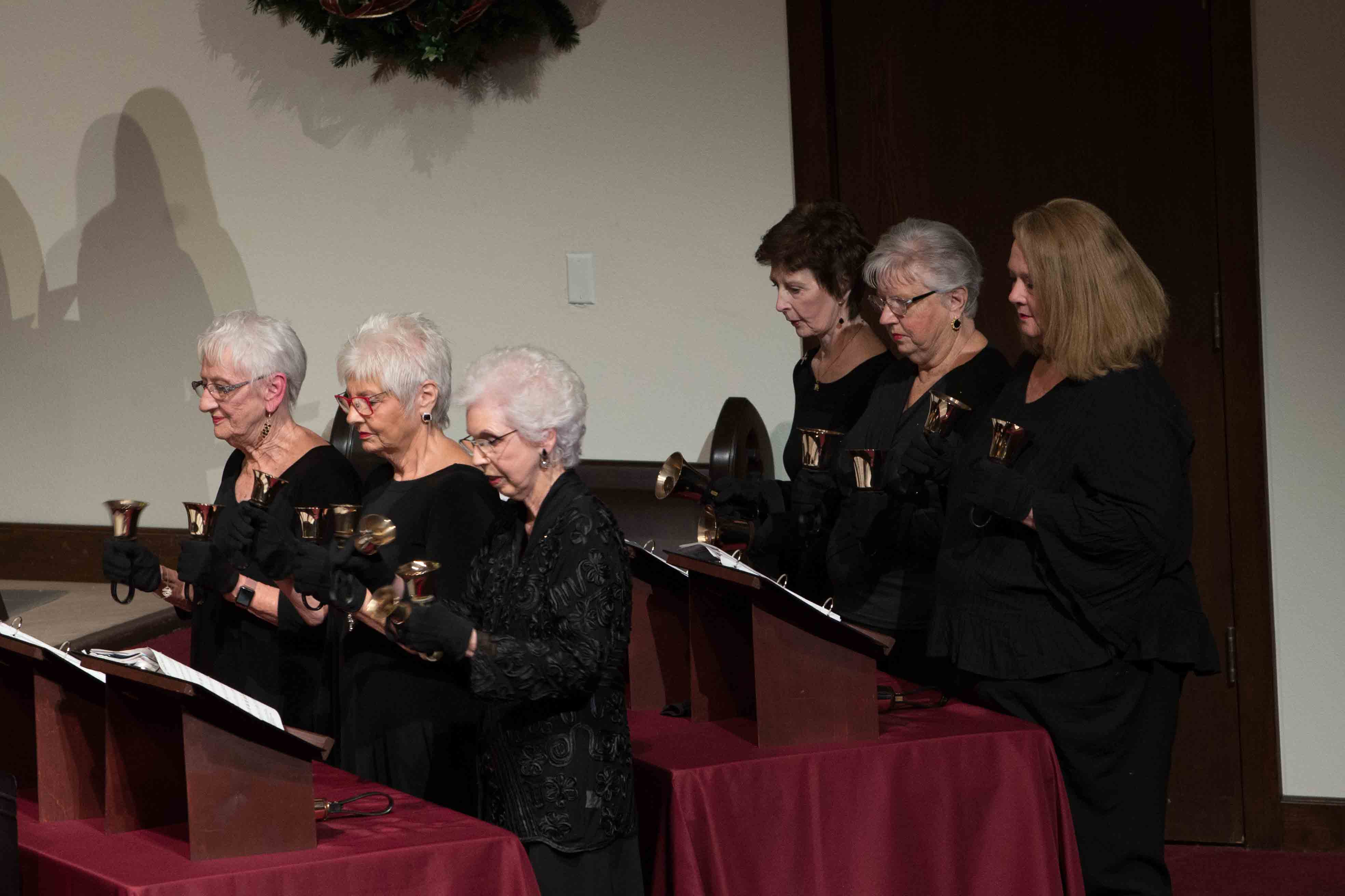 Bell Ringers, Aline Wilson dir