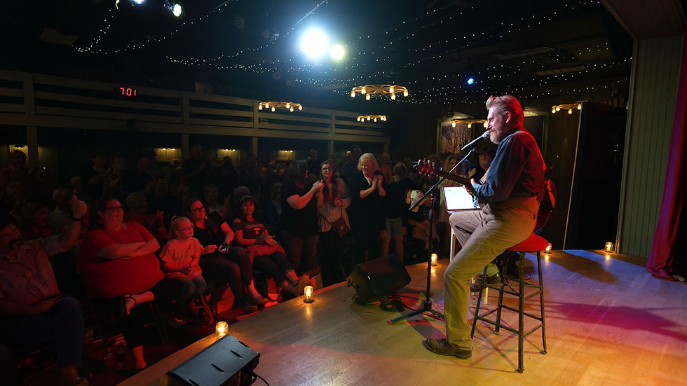 Rory Feek performing at Homestead Hall