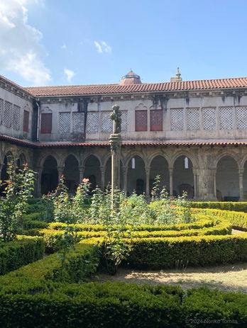 Contemporary Textile Art Biennial "Contextile 2024" 
 Artistic residencies in Guimarães, Portugal. Japanese fiber artist Noriko Tomita / "Contextile 2024" テキスタイルアートビエンナーレのアーティスト・イン・レジデンス (ギマランイス・ポルトガル)、ファイバーアーティスト 富田紀子 