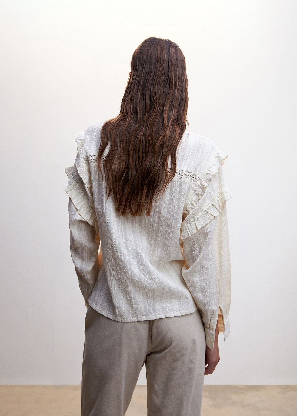 Thumbnail: Blouse over