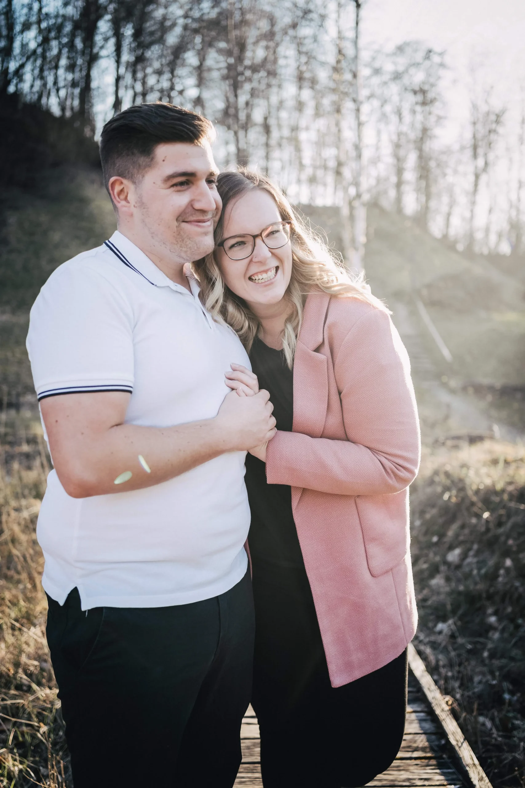Paarshooting-verlobt-liebe-scaled.webp