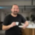 Bonheur_Fabian_Kaffi trinkend