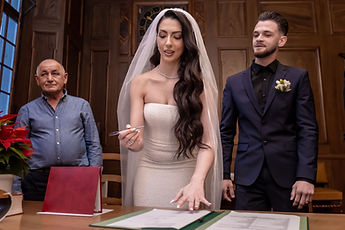 Leonora during the ceremony, surrounded by her loved ones