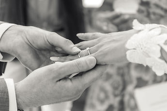 Exchange of rings, in black and white