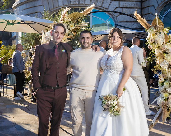 Israel Kocharian avec Sabrina et Idrisse, le jour de leur mariage au Lausanne Palace