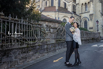 A kiss in front of Lausanne Cathedral