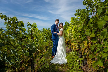 Liliane and Antoine face to face in the vineyards