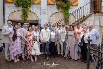 Group photo in front of Aubonne town hall