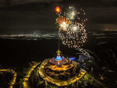 El Cristo Rey de la Montaña llena de luz al Bajío