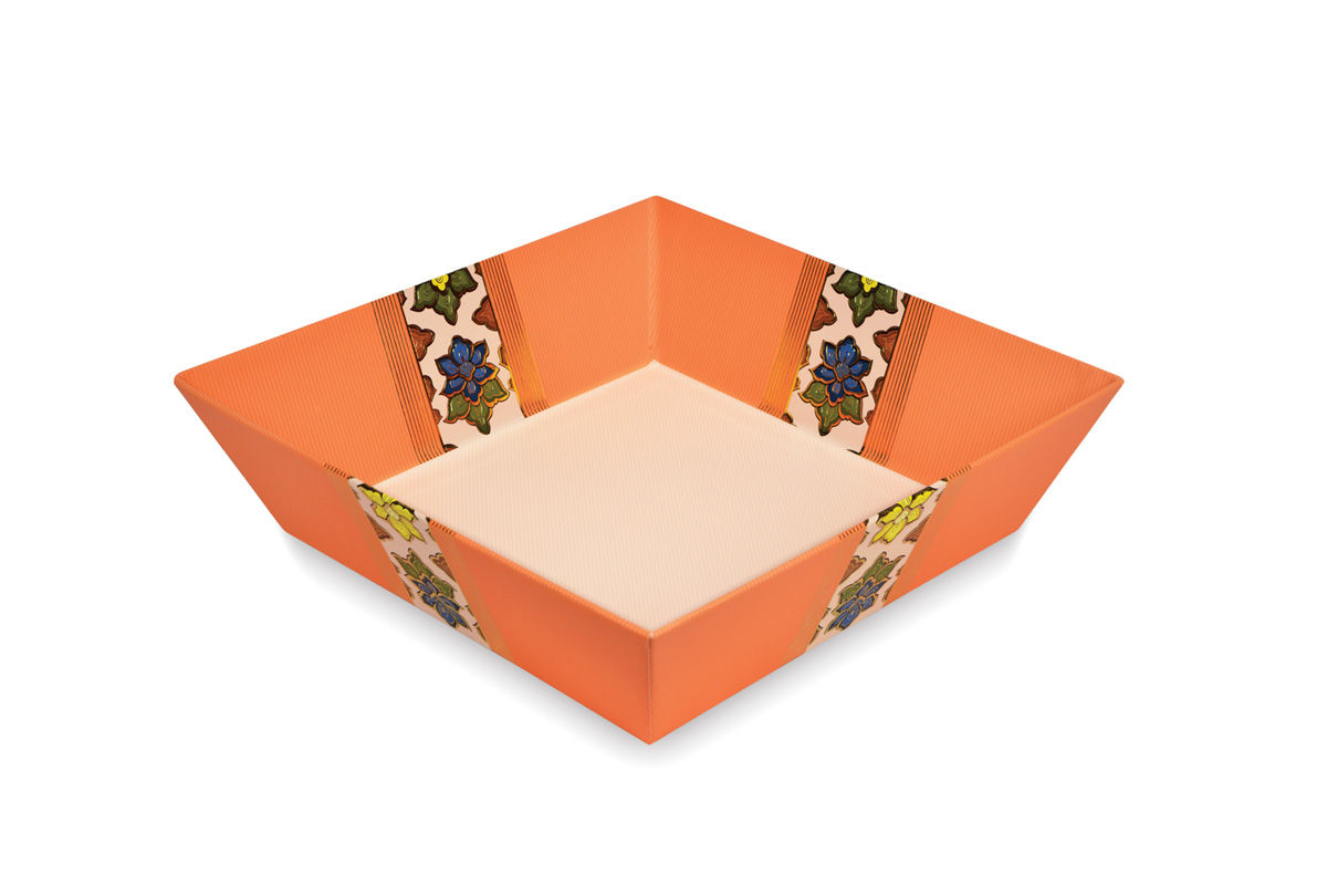 Hamper trays