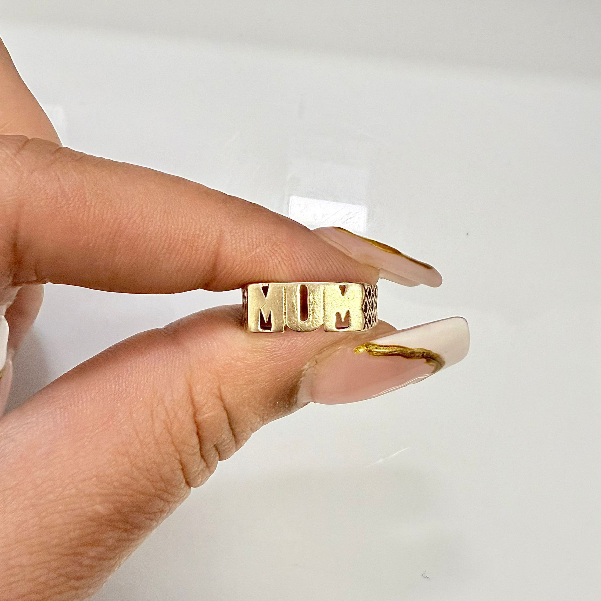 9ct Plain Mum Ring