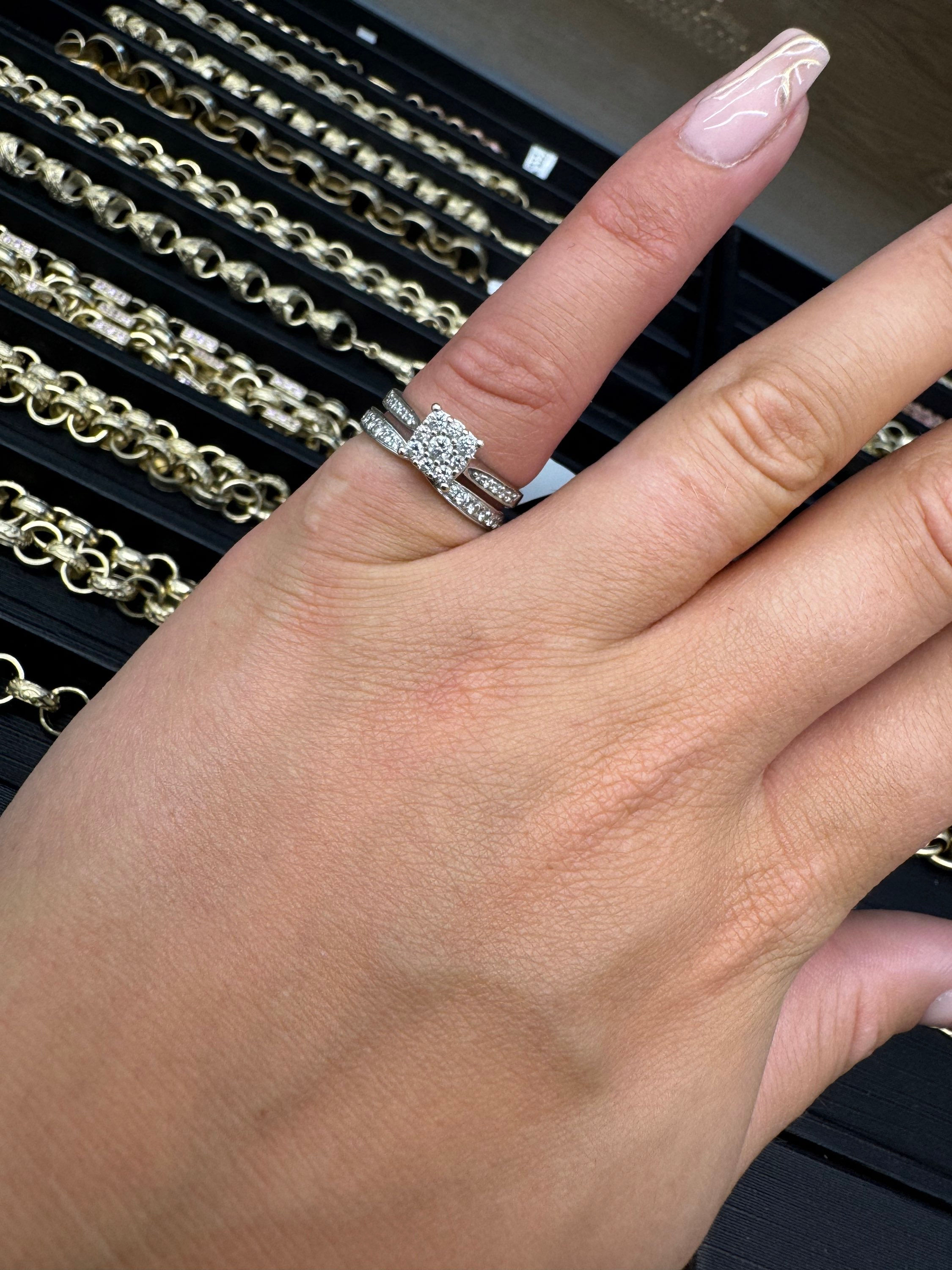 18ct Ladies Diamond 0.44ct Bridal Set