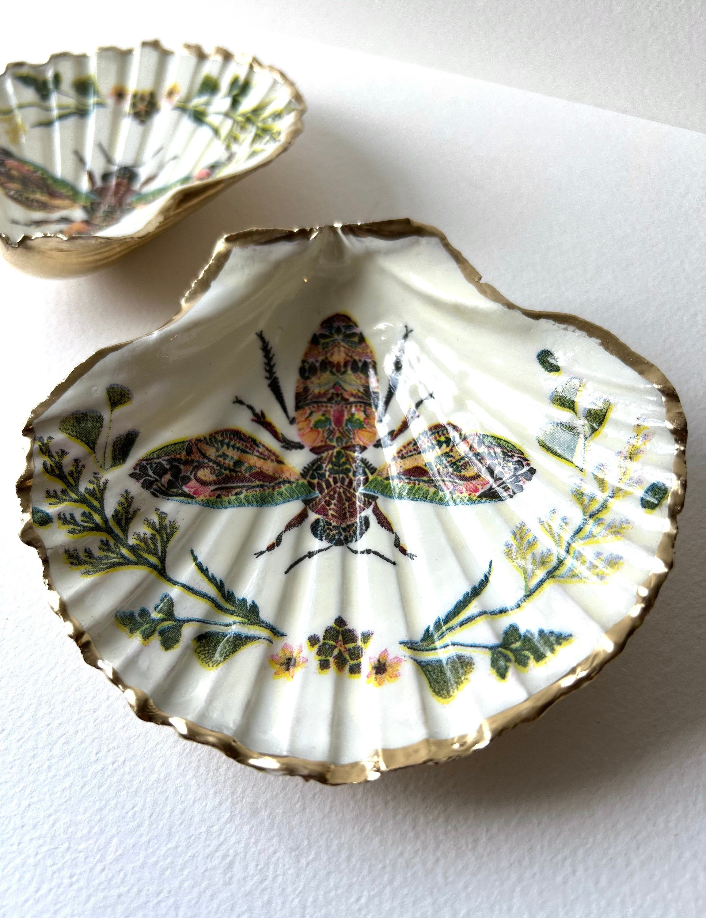 bee decorated dish, anniversary gift, uk natural shell, decoupage dish, uk gifts, birthday sustainable gift