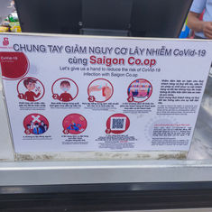 Biển báo trước quầy thu ngân tại siêu thị
