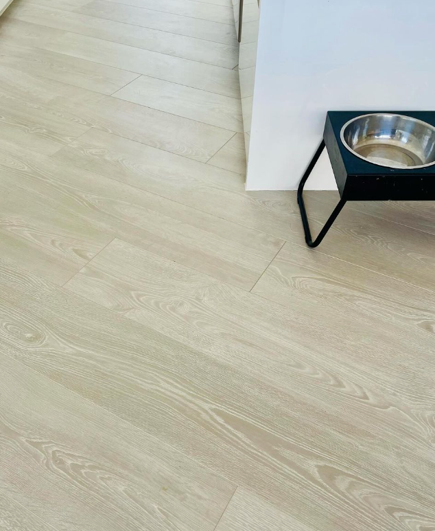 Thumbnail: Frozen Oak - Euro Deluxe Laminate