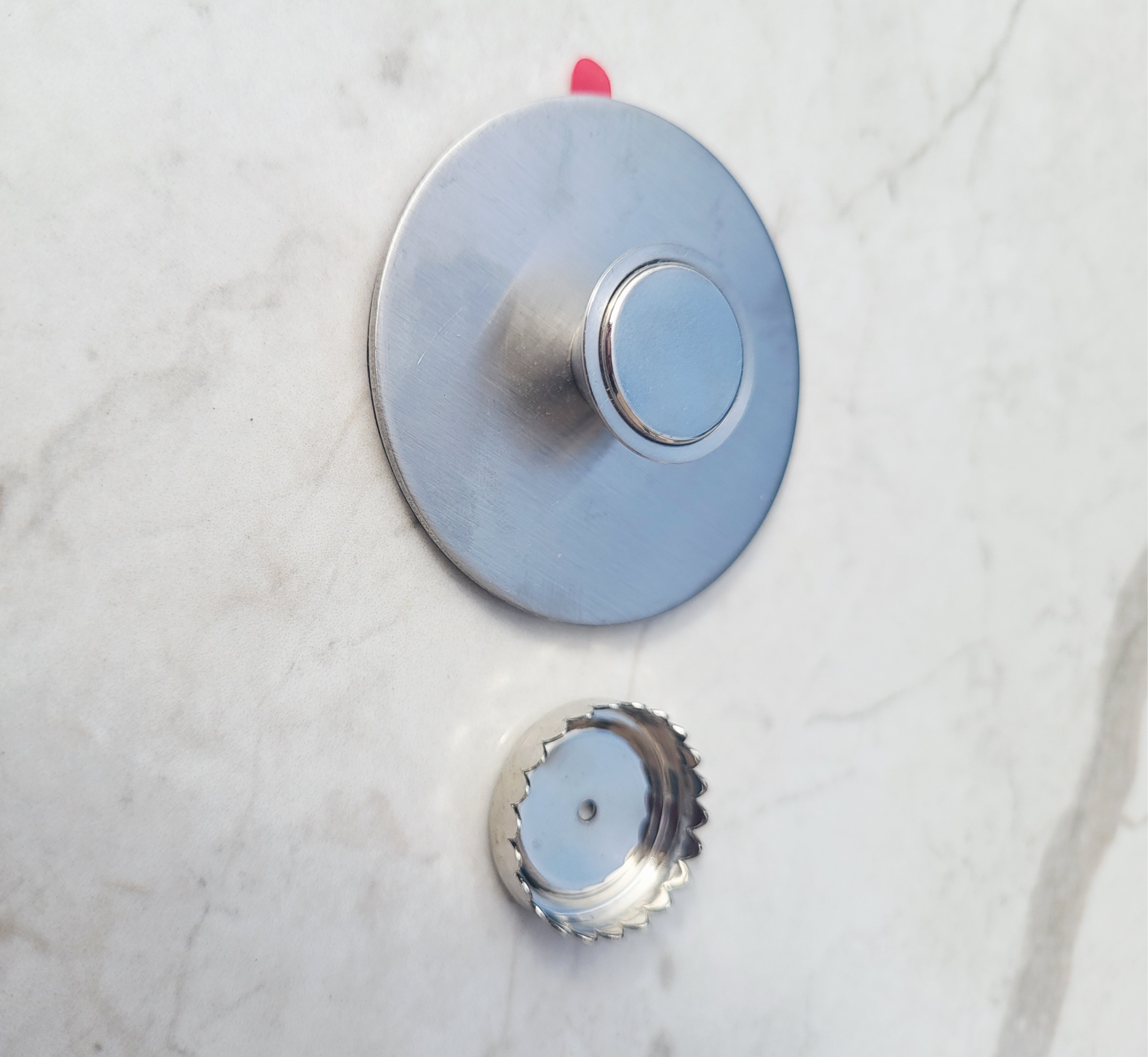 Magnetic soap holder