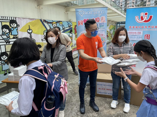 爭取為學校保安及清潔員工發放防疫津貼