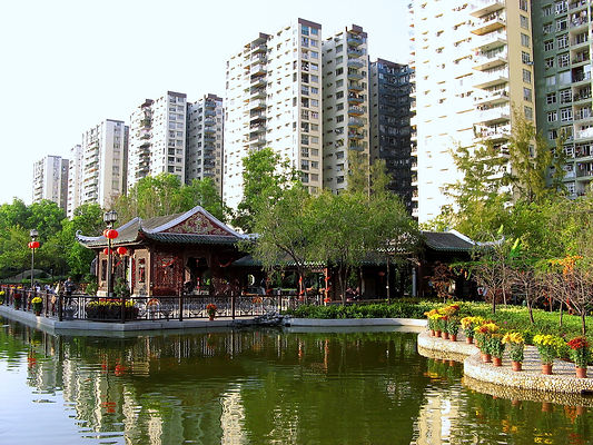 1600px-Lingnan_Garden,_Lai_Chi_Kok_Park,_Hong_Kong.jpg
