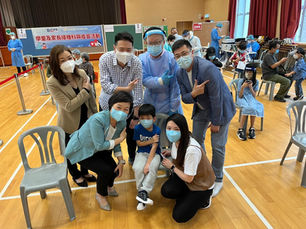 教育局副局長出席觀塘學校疫苗活動 超過250名學生及家長到場接種