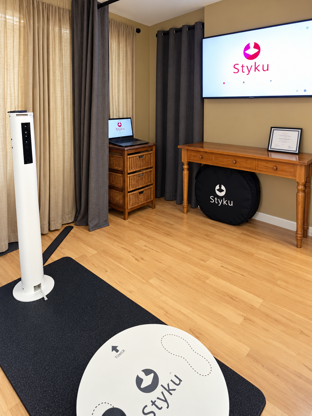 Home Performance Fitness private STYKU scan room with scanner tower, turntable, laptop and results display