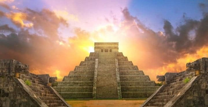 Pirámides mayas. Día fuera del tiempo