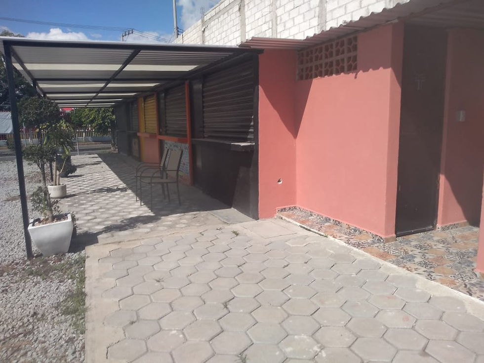 Miniatura: Locales Frente a UVM, cerca blvd. Atlixco, Cholula