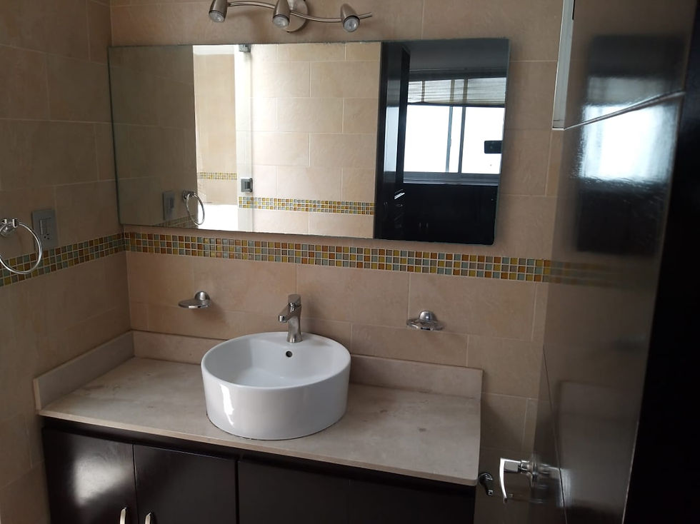 Miniatura: Casa en venta con amplio terreno en Angelopolis