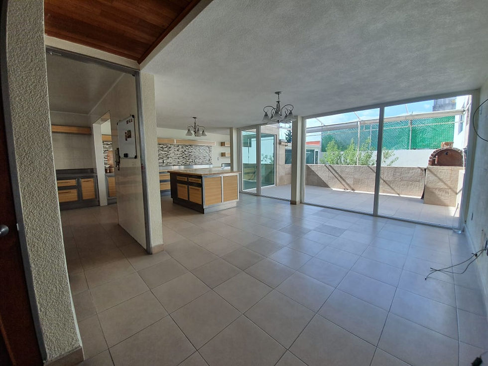 Miniatura: Ubicación inmejorable. Casa habitación con local comercial y zona de producción