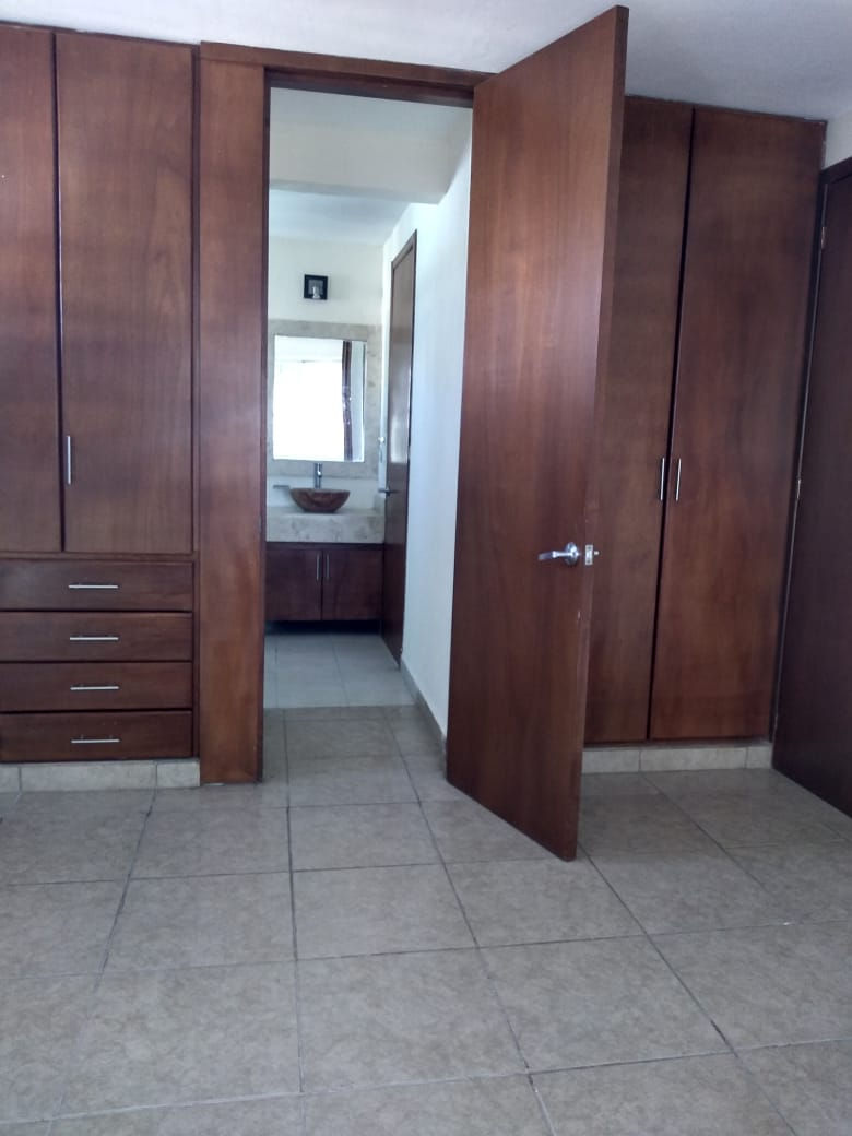 Miniatura: Amplio jardín. Casa en Renta, Camino Real a Cholula