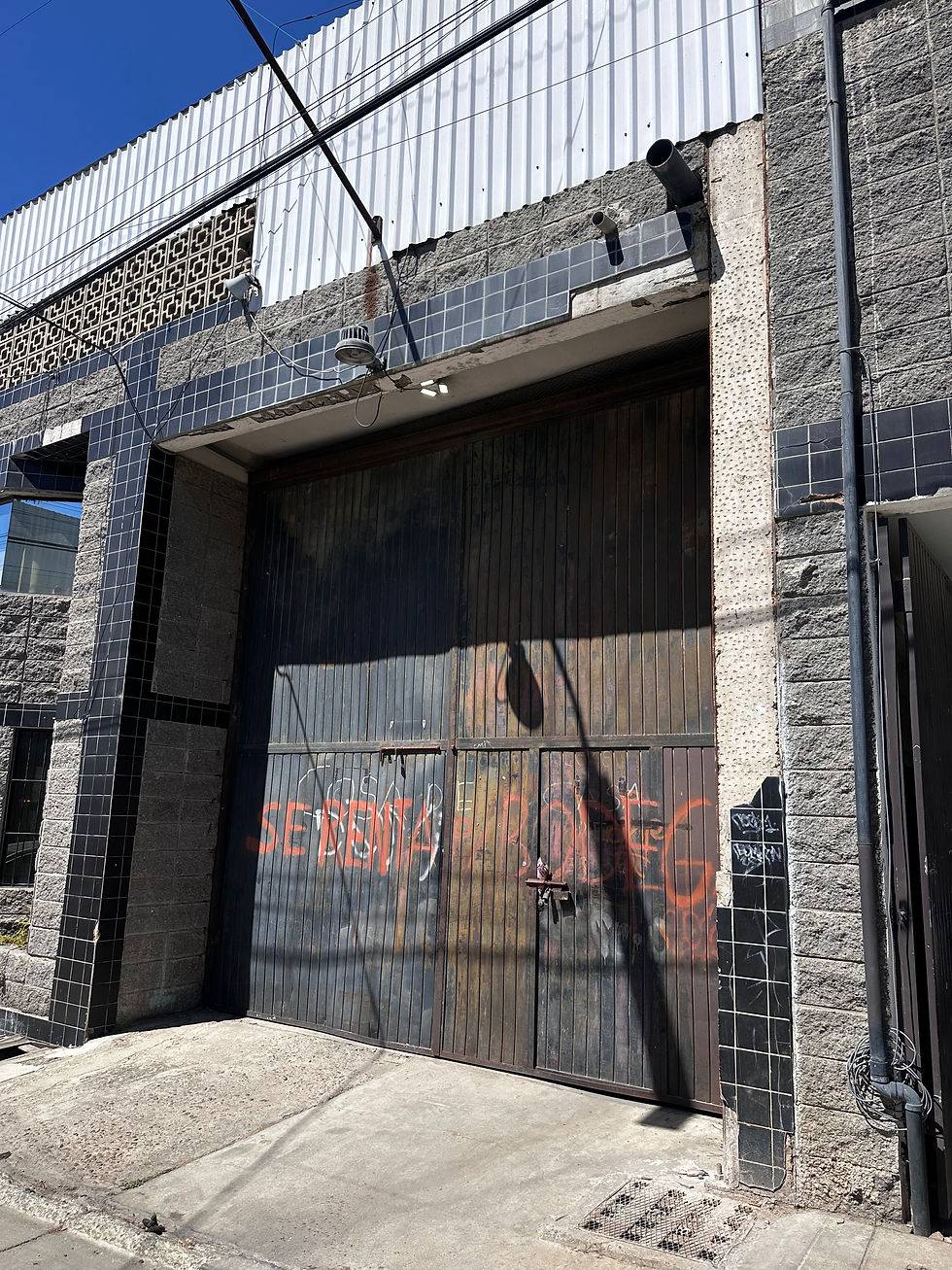 Se renta bodega en zona Soler