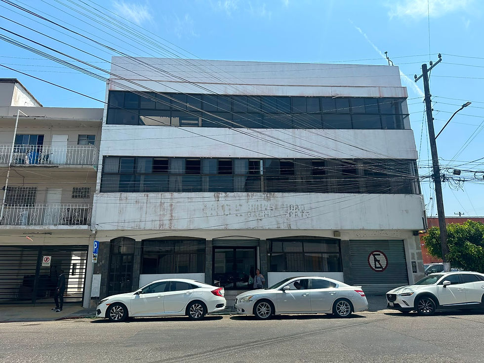 Se renta Edificio de 3 plantas