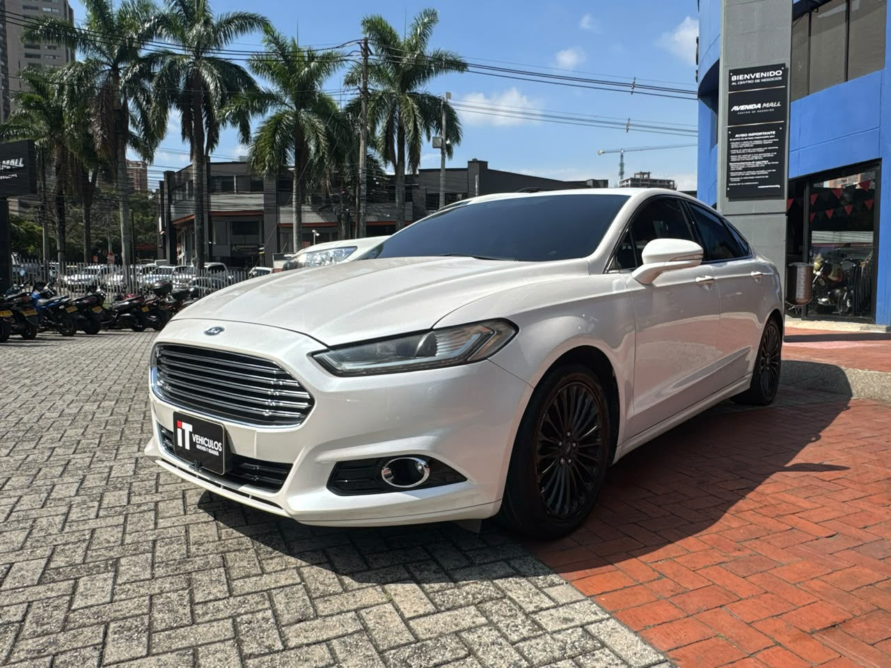 Ford Fusión Titanium 2.0T At 2015