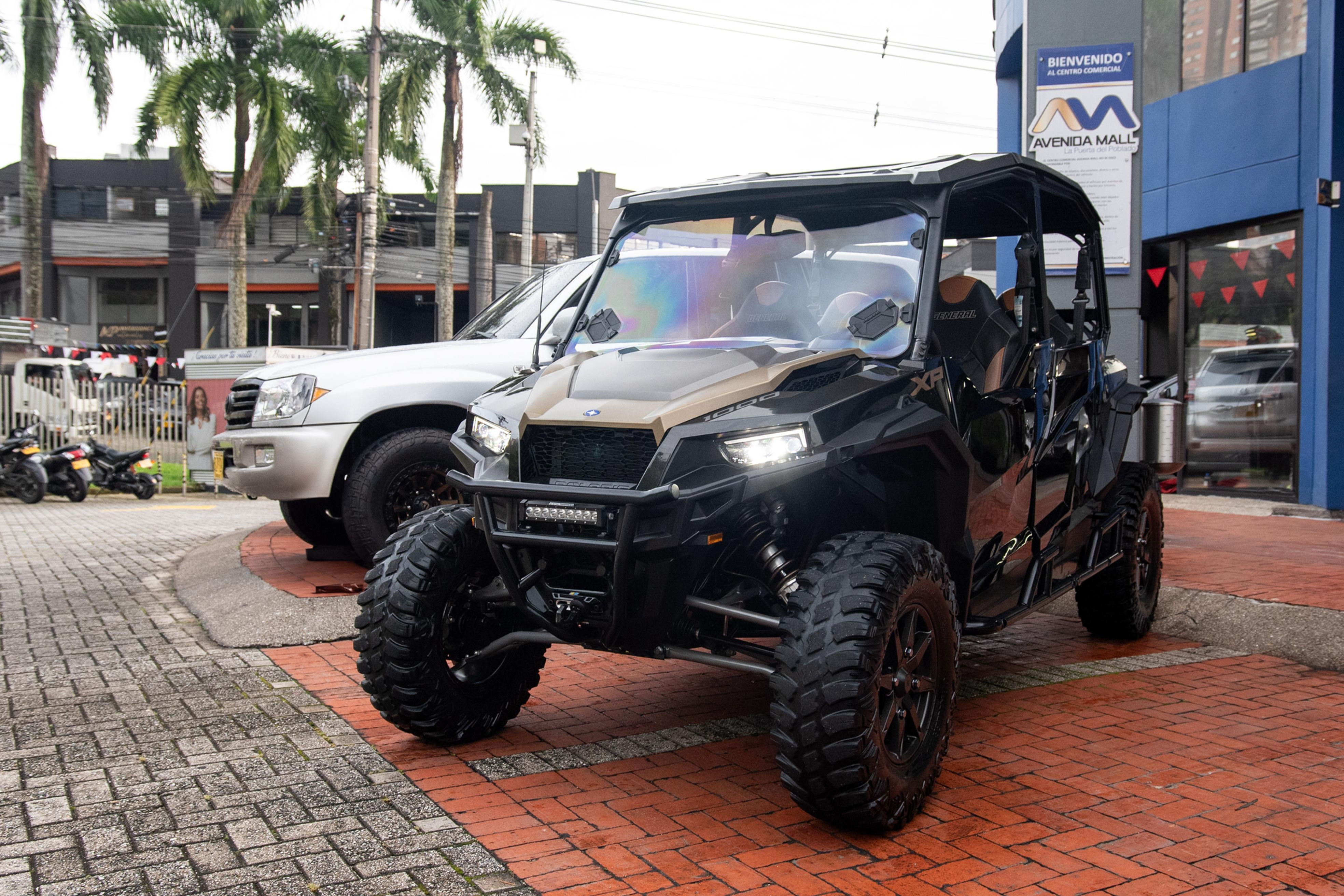 Polaris General XP4 Deluxe 1000 4x4 2022