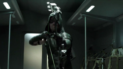 Green Arrow arrives in Arrow 4x01