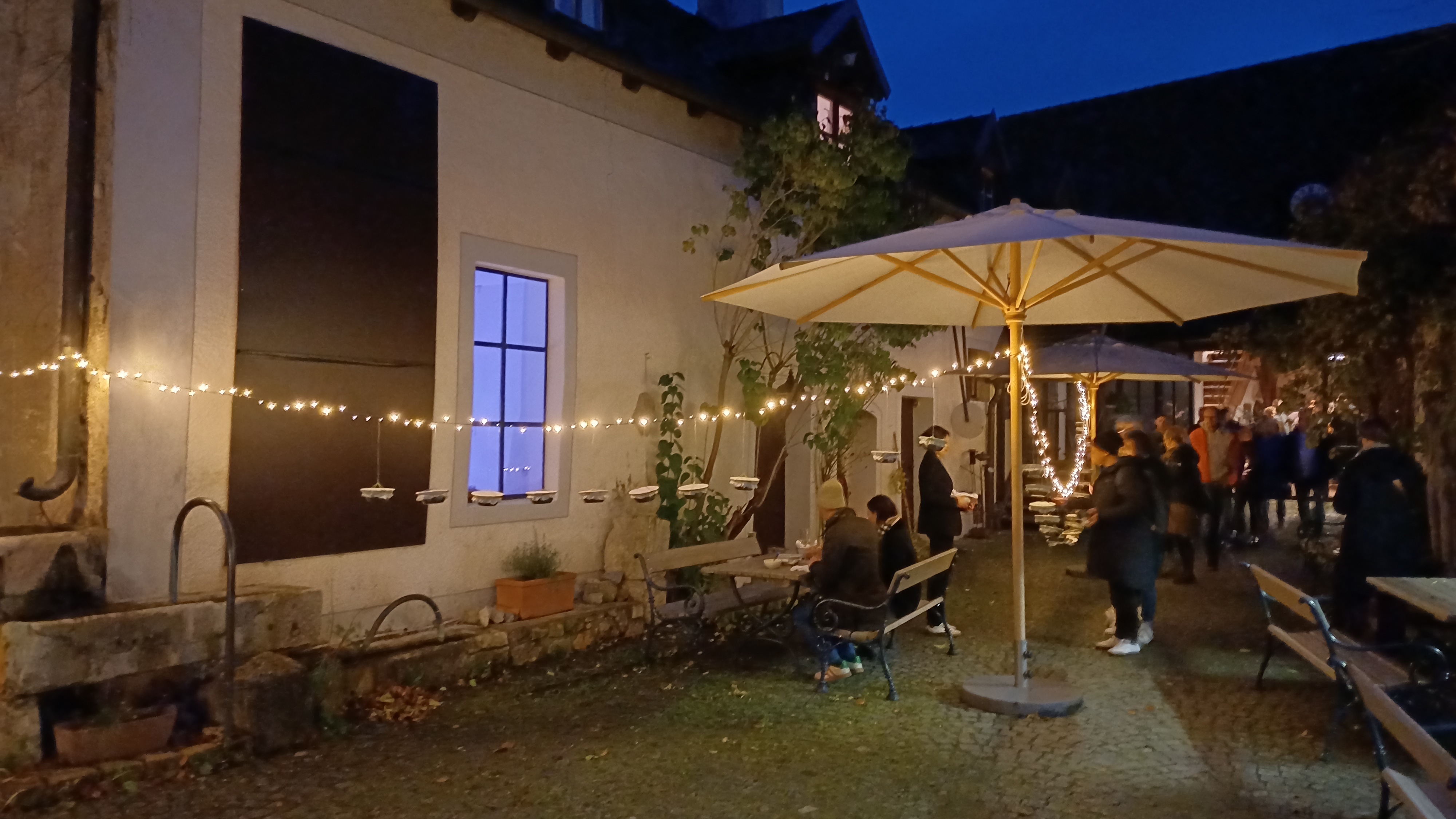 EAT-ART- Hofsituation in Callm