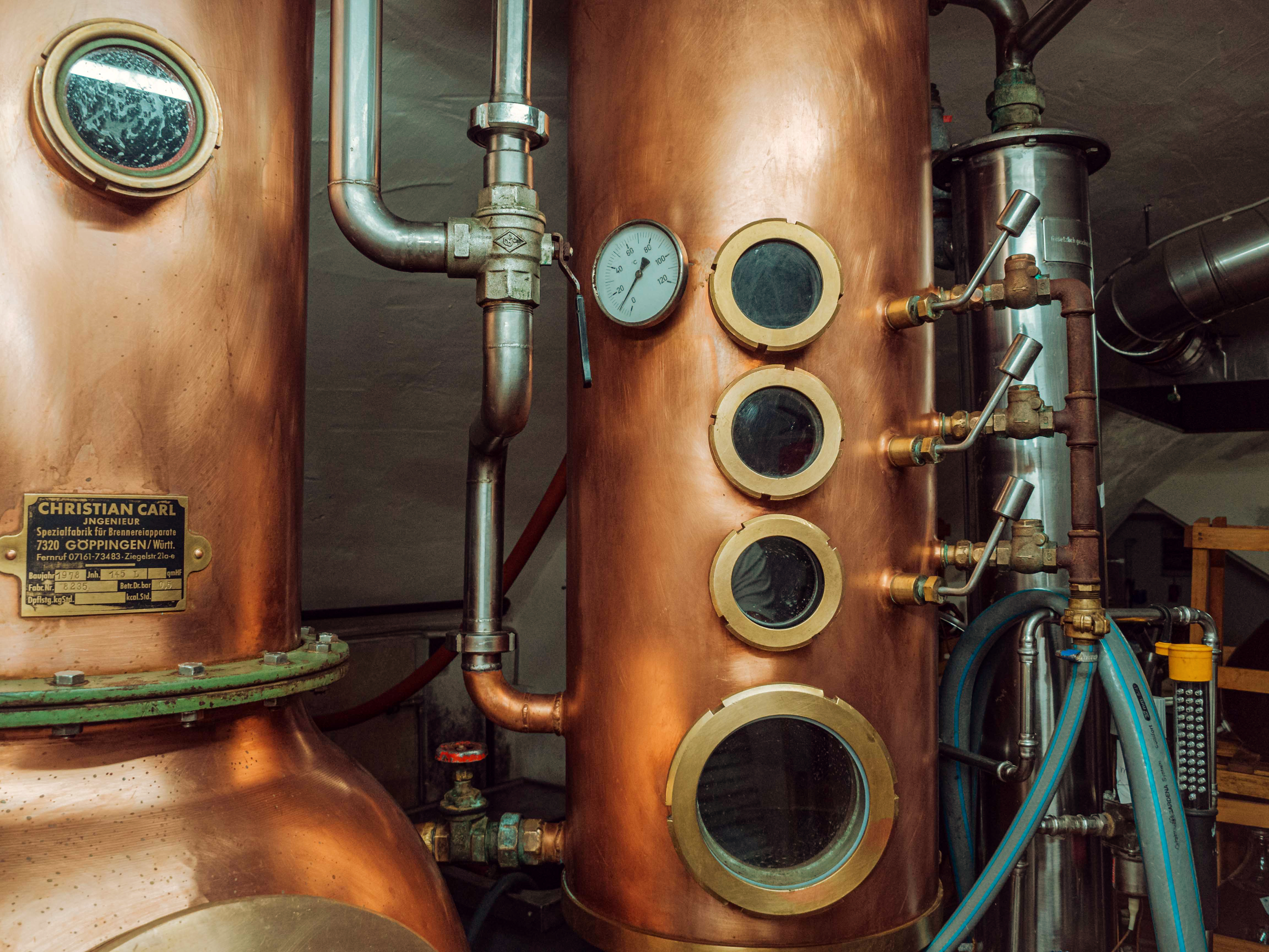 Detail der historischen Destillerie der Firma Carl aus Göppingen