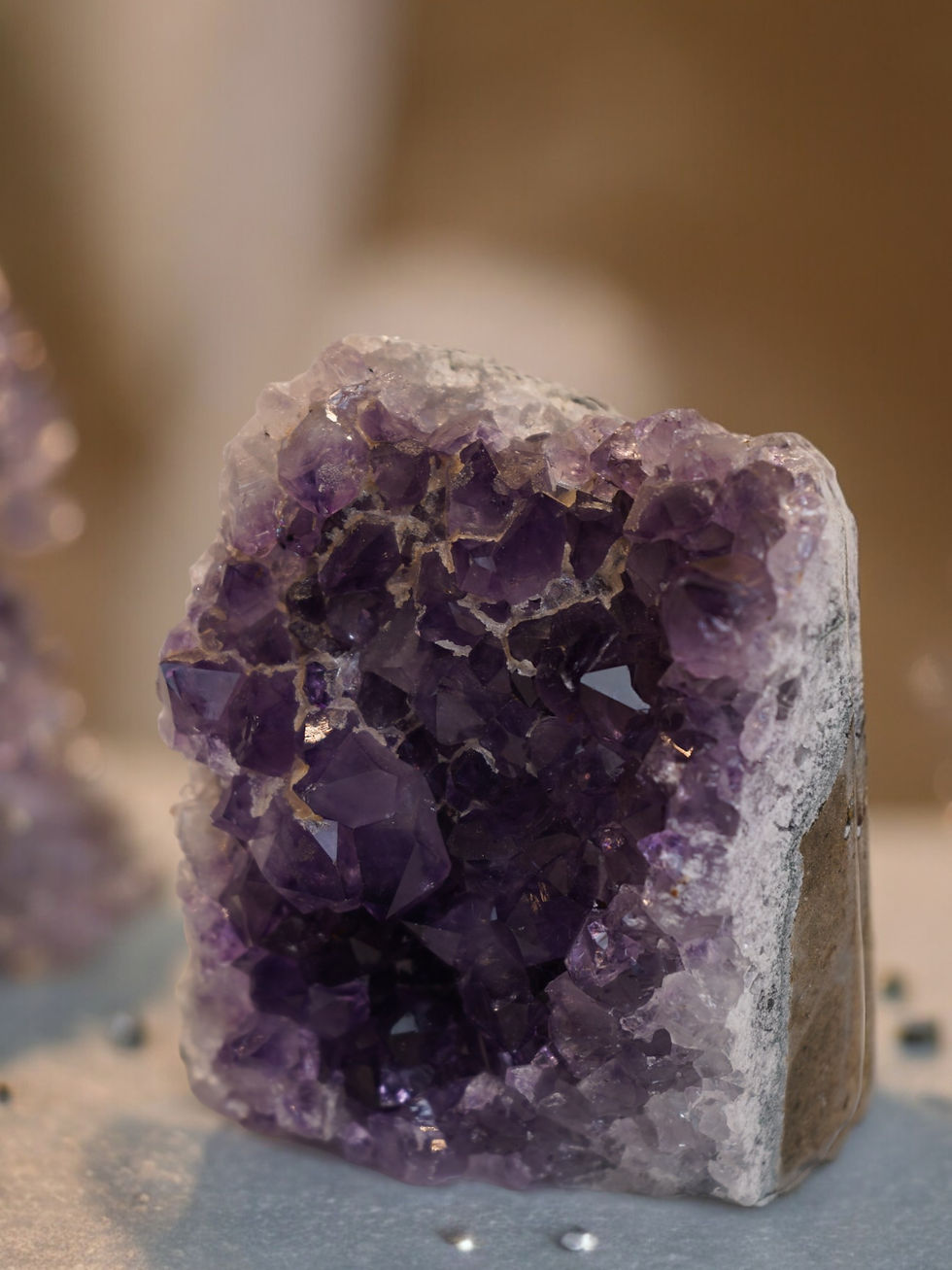 Druzy Amethyst Crystal Geode Cutbase