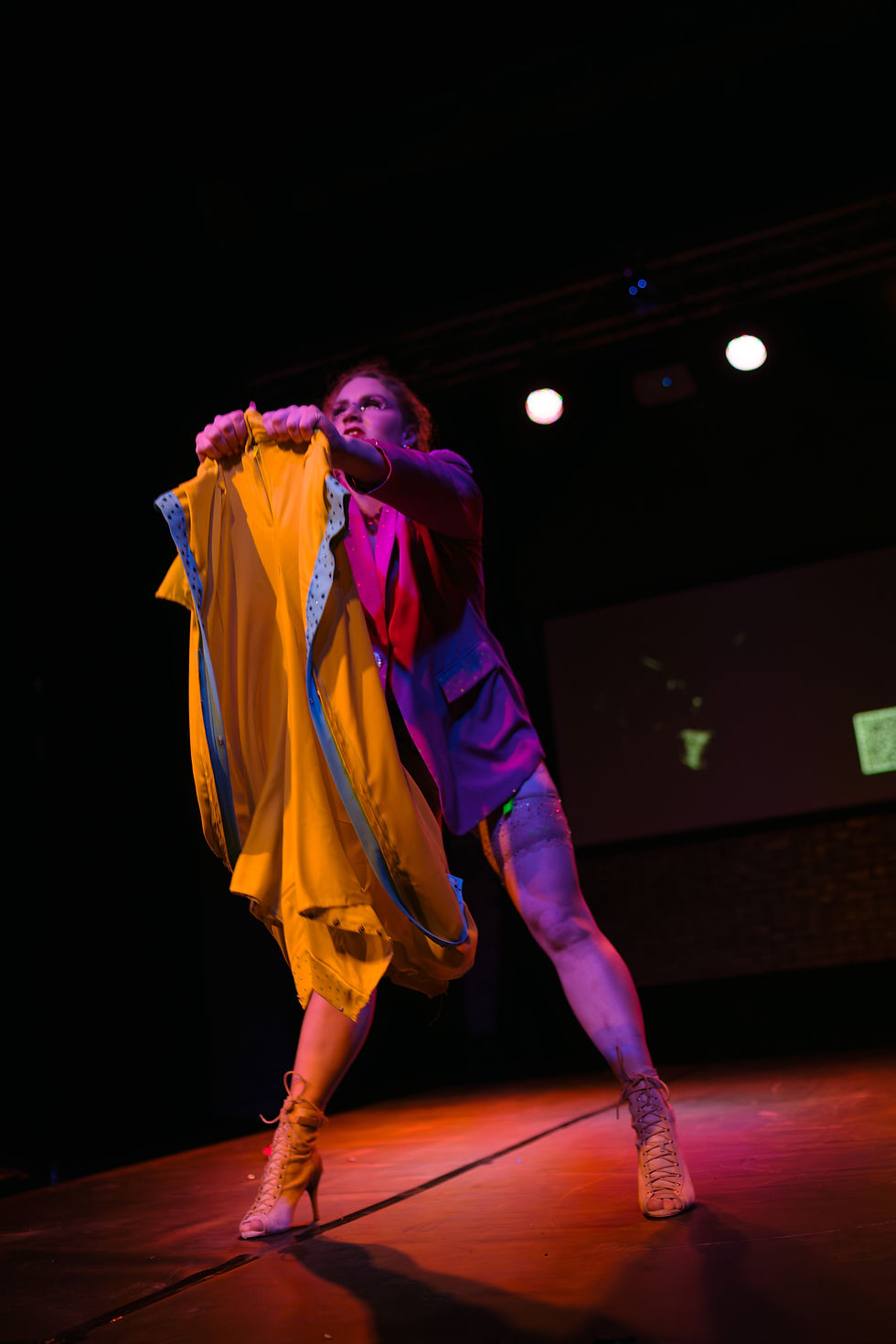 Le Petit Coq Burlesque