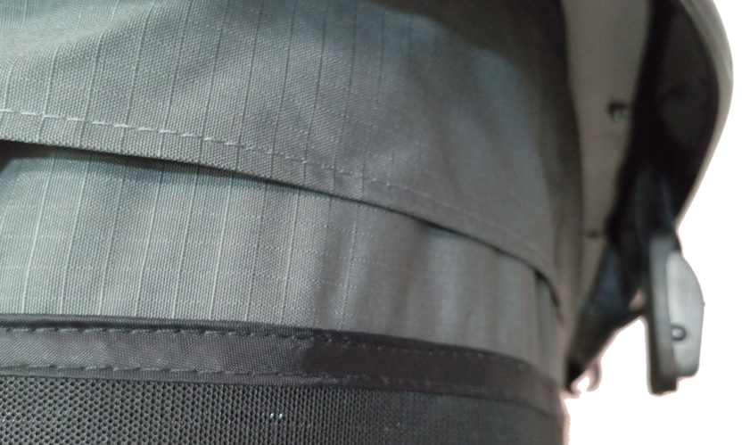 Dettaglio del tessuto e cuciture della tenda da tetto Maestrale Camperizzati