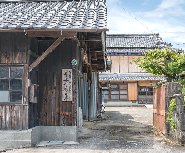 Exterior view of the Inoue sukiyaki workshop
