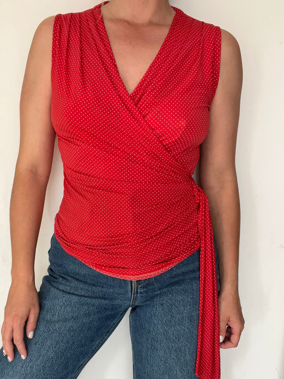 תמונה ממוזערת: Y2K red dot shirt