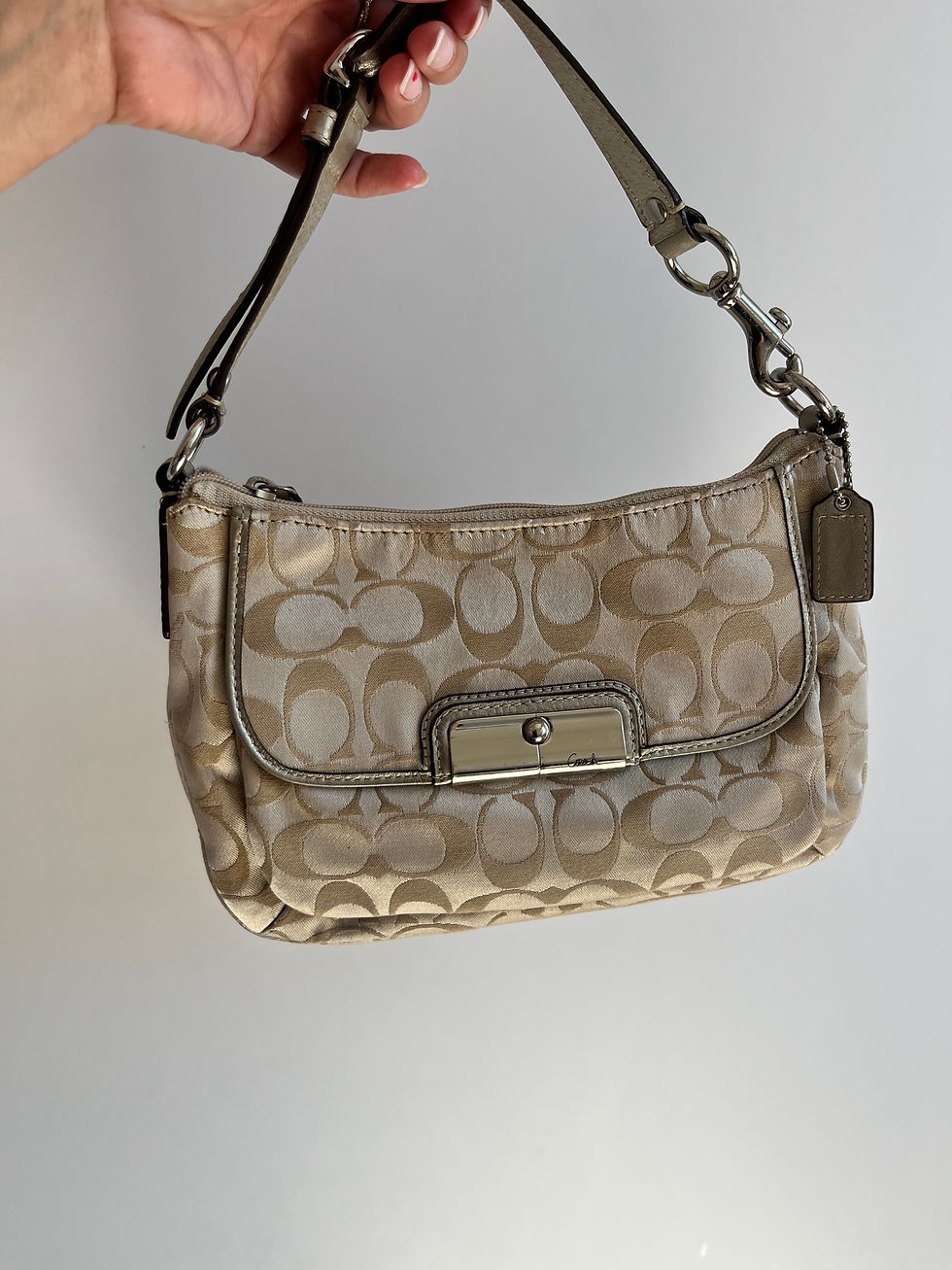 תמונה ממוזערת: Coach Mini Bright Signature 