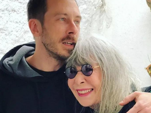 Beto Lee faz homenagem emocionante à Rita Lee em São Paulo