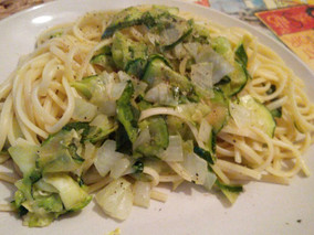 SPAGHETTI WITH COURGETTES