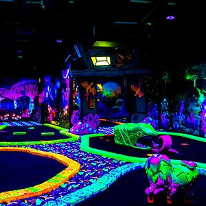 Thumbnail: Angry Birds / Blacklight Miniature Golf